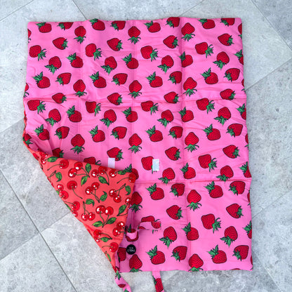 Deluxe Travel Mat: Strawberries / Cherry