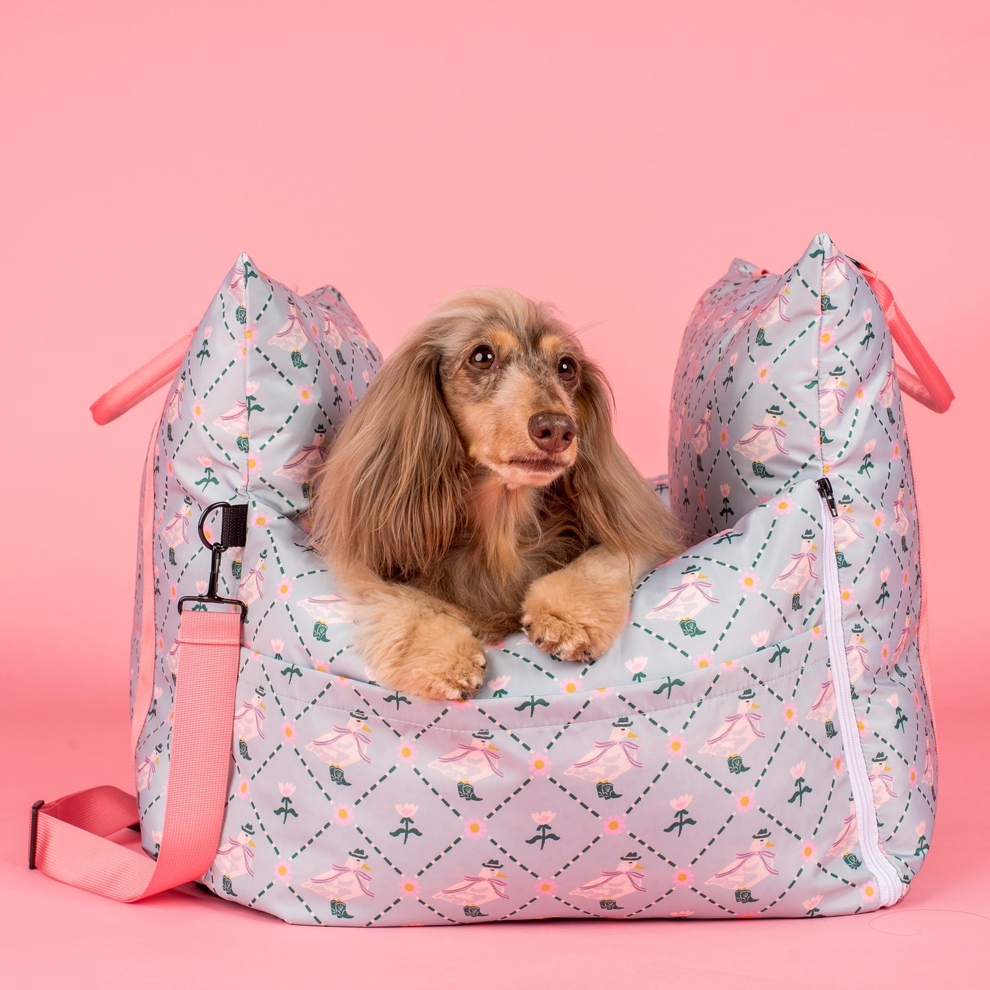 Deluxe Travel Car Bed: Silly Little Goose