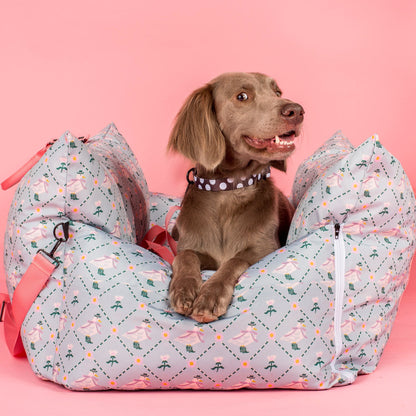 Deluxe Travel Car Bed: Silly Little Goose