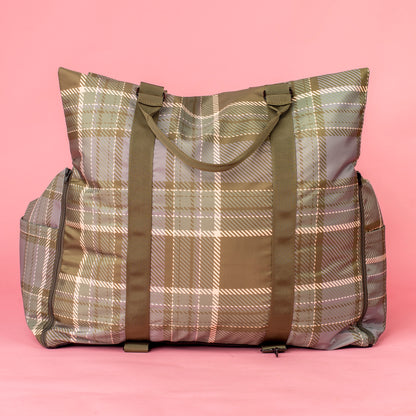 Deluxe Travel Car Bed: Green Plaid