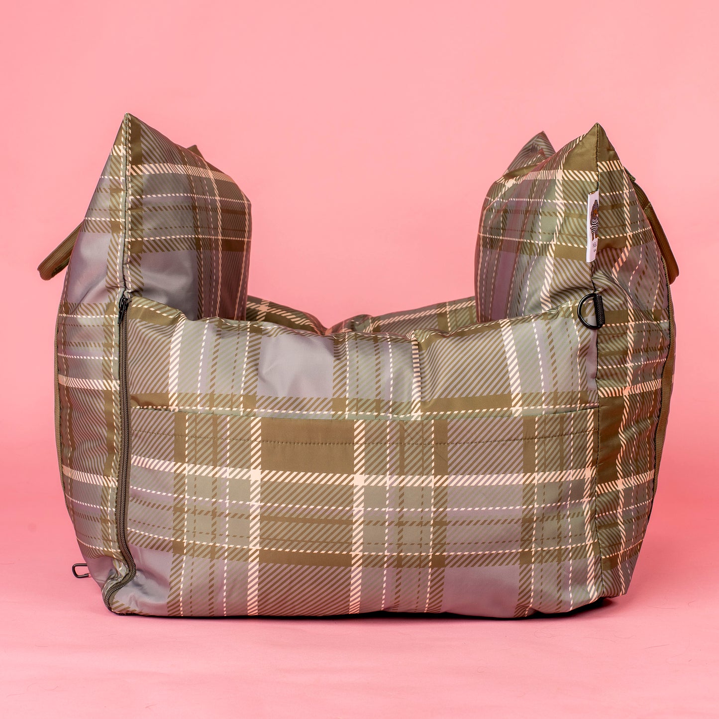 Deluxe Travel Car Bed: Green Plaid