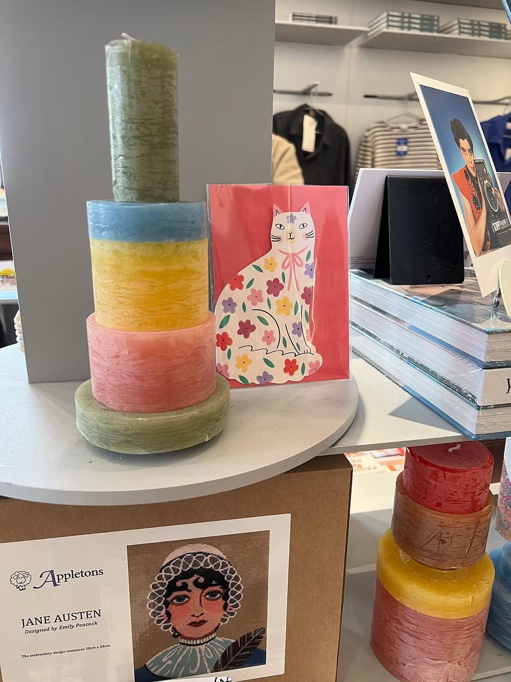 Spring Floral Sitting Kitty: Greeting Card