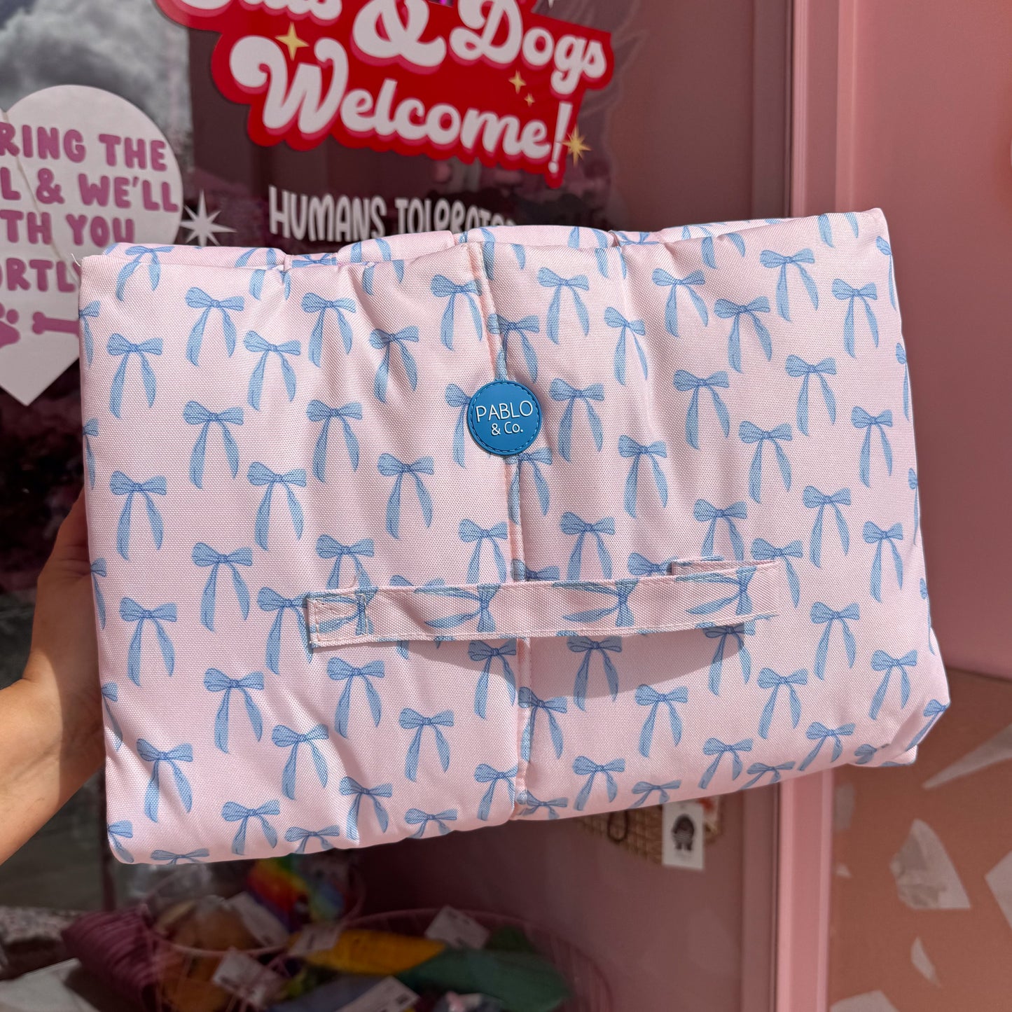 Deluxe Travel Mat: Baby Blue Bows / Petal