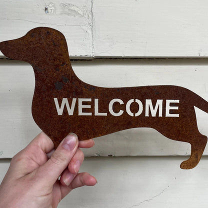 Dachshund Rusty Metal Sign: Welcome