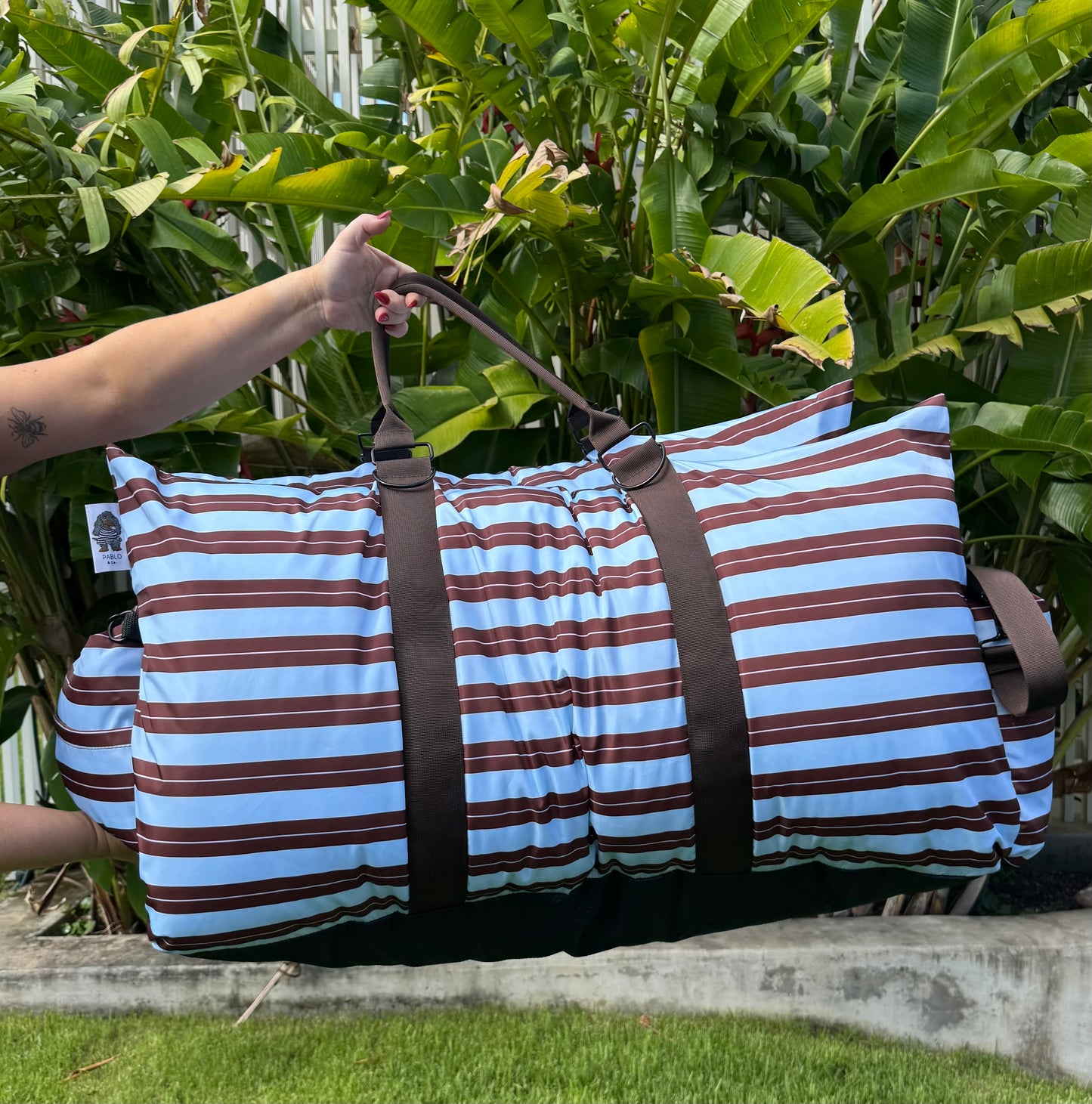 Deluxe Travel Car Bed: Sunday Stripes