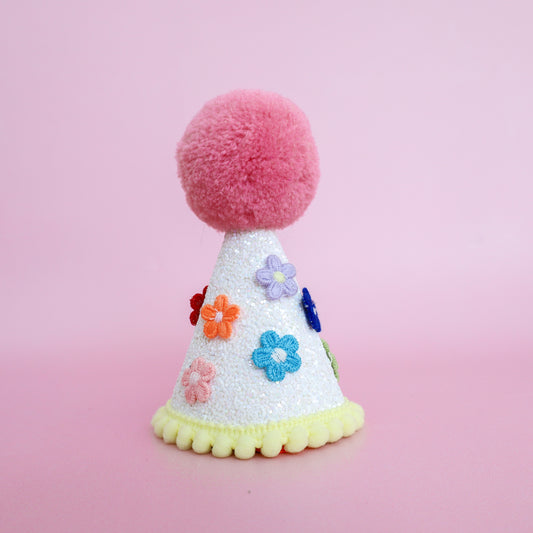 Pablo's Pawty Hat: Daisies