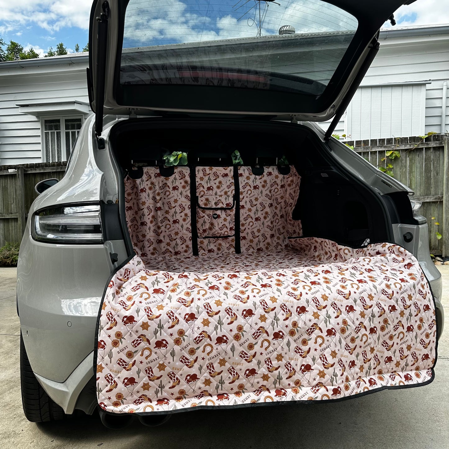 Howdy: Deluxe Car Boot Cover
