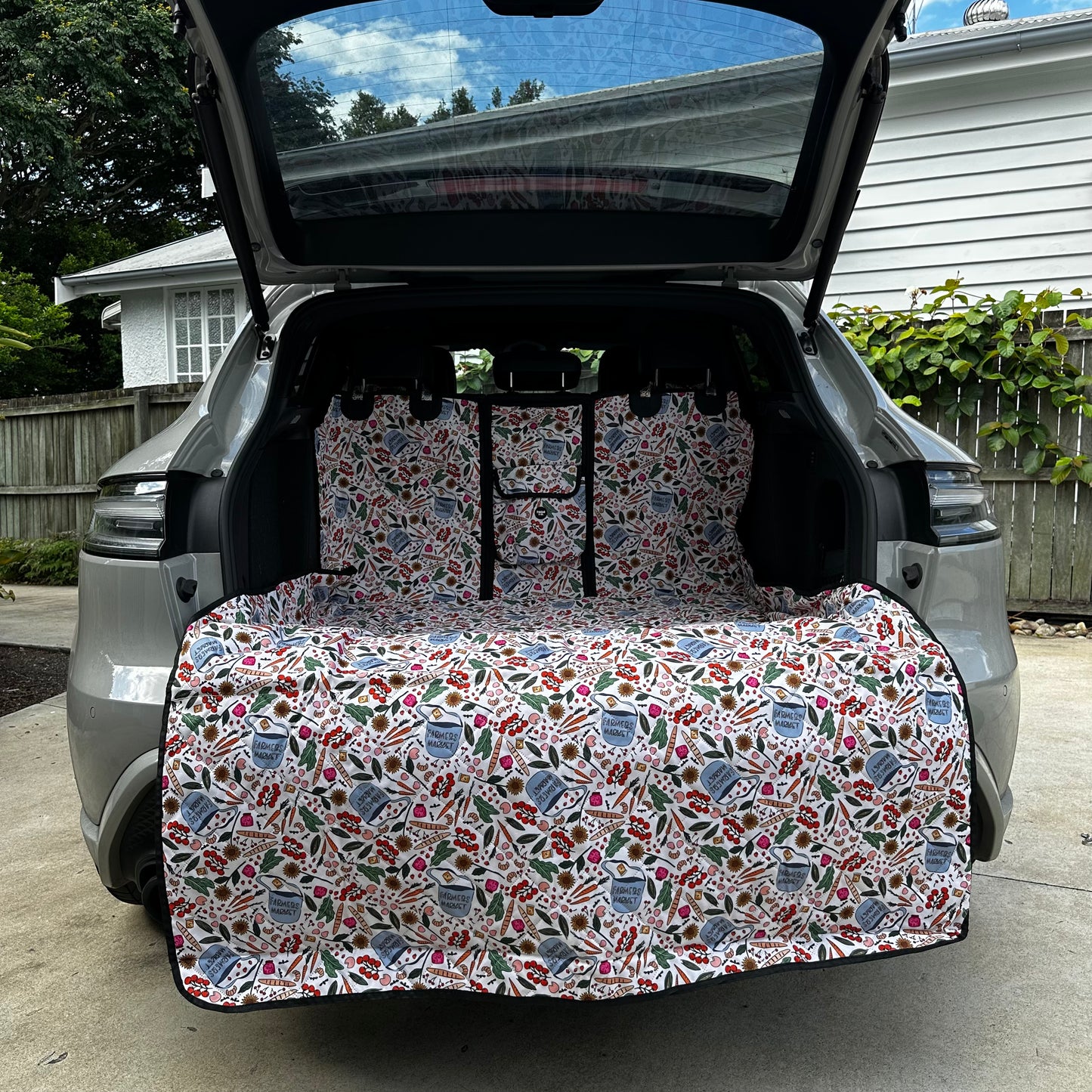 Farmers Market: Deluxe Car Boot Cover