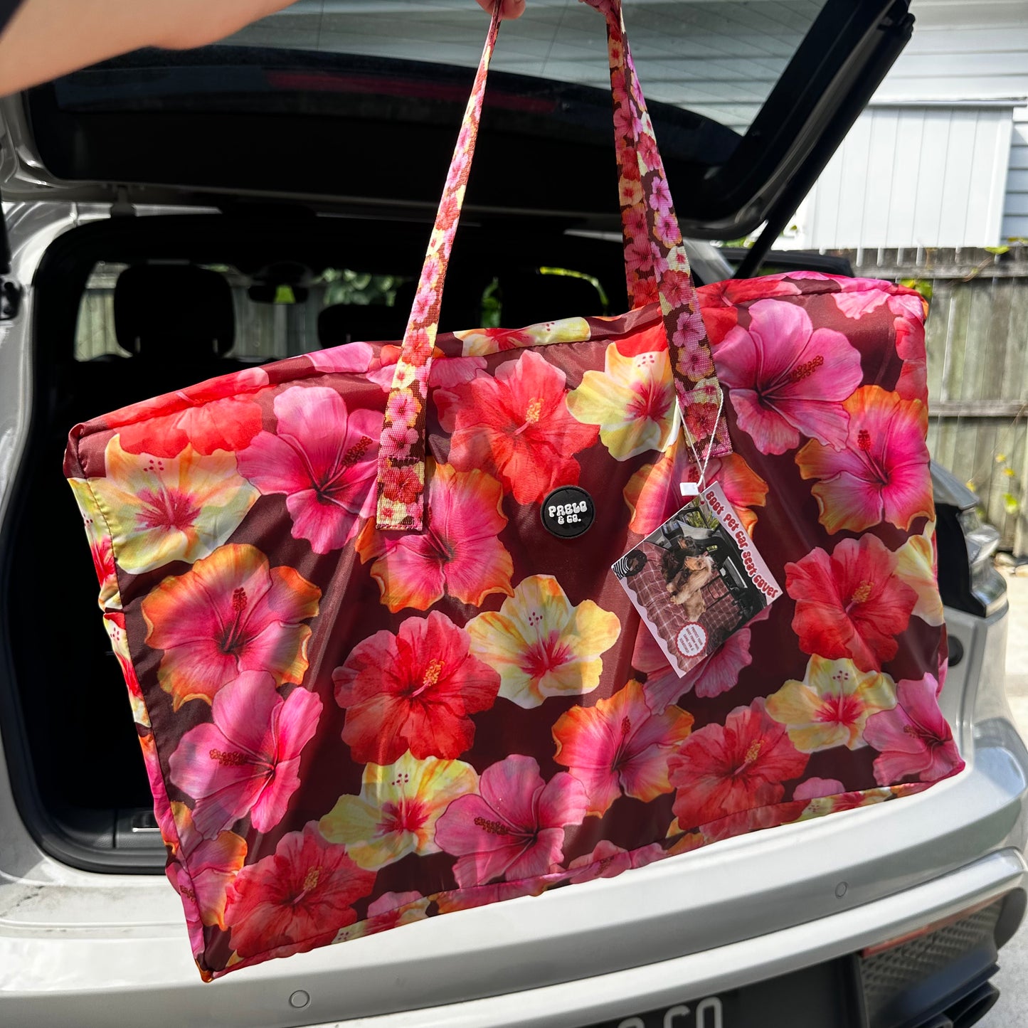 Hibiscus: Deluxe Car Boot Cover