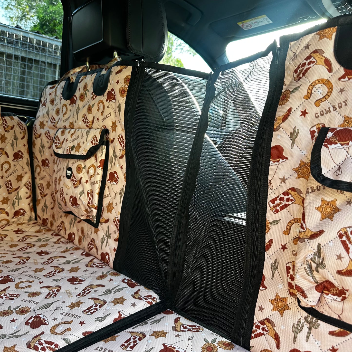 Howdy: Deluxe Hard Base Hammock Car Seat Cover