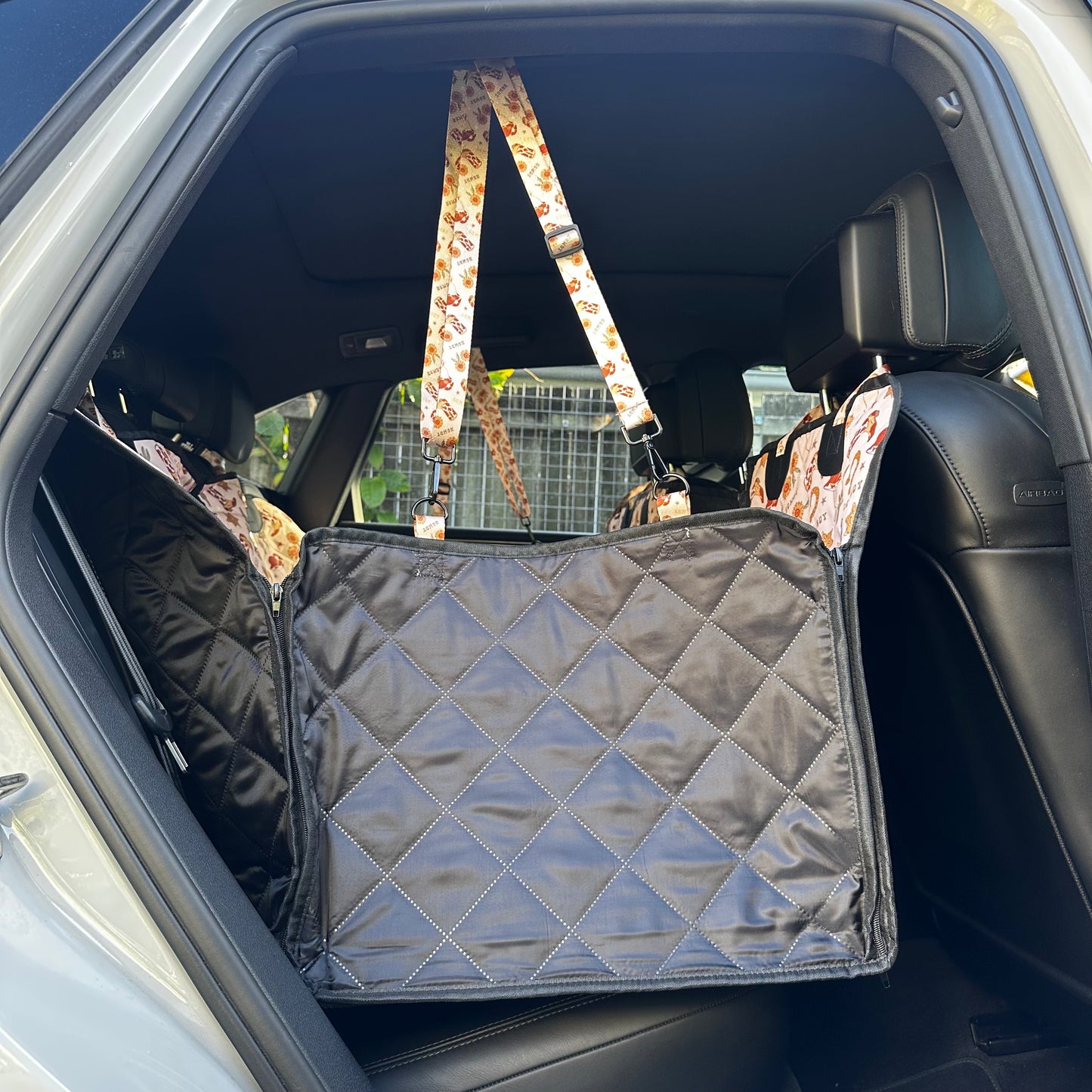 Howdy: Deluxe Hard Base Hammock Car Seat Cover