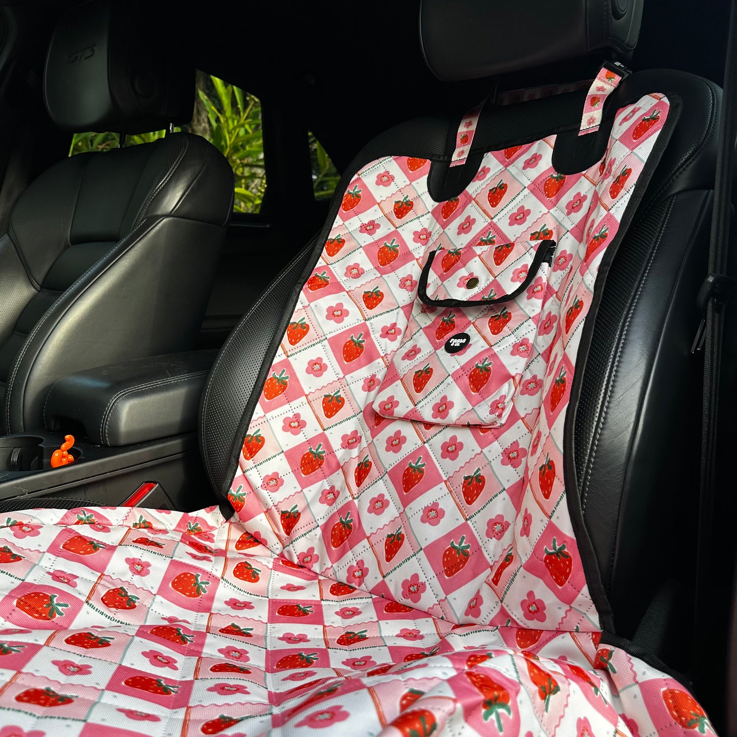 Strawberry Patch: Deluxe Single Car Seat Cover