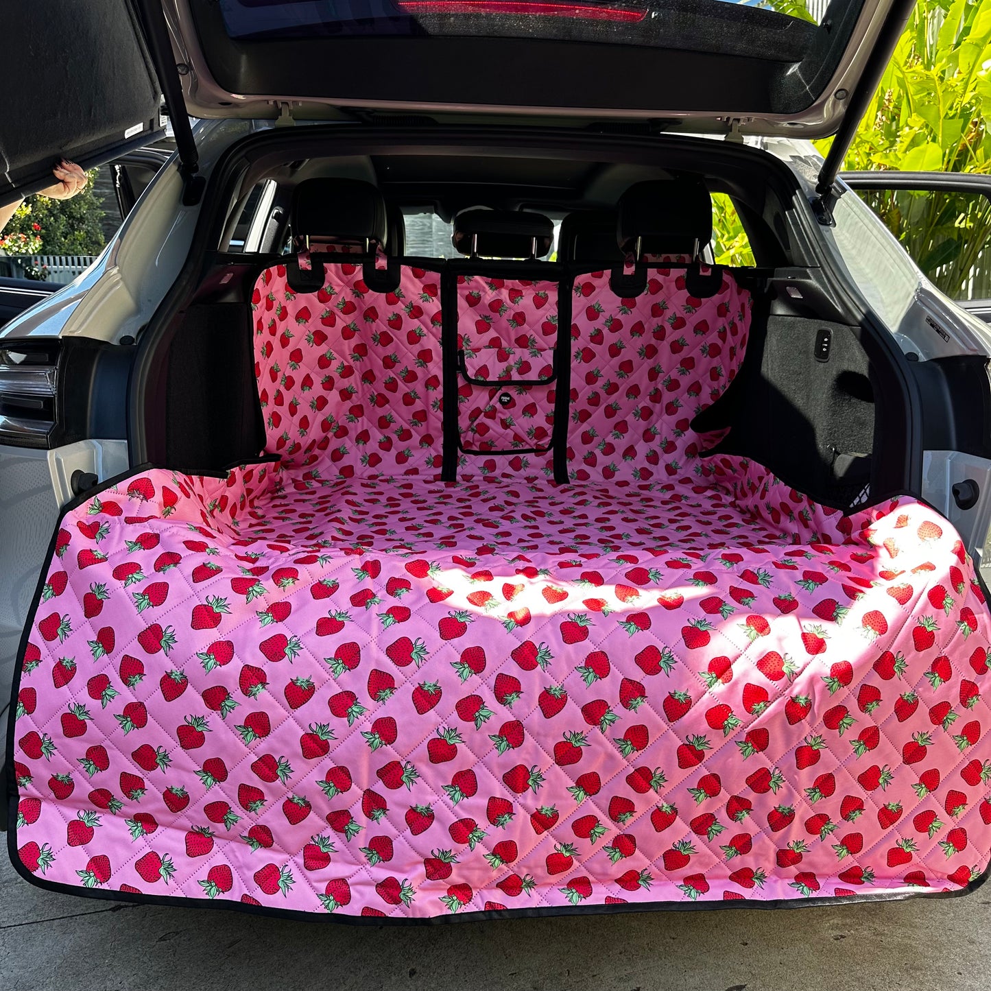 Strawberries: Deluxe Car Boot Cover