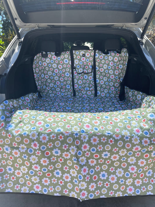 Smiley Flowers: Deluxe Car Boot Cover